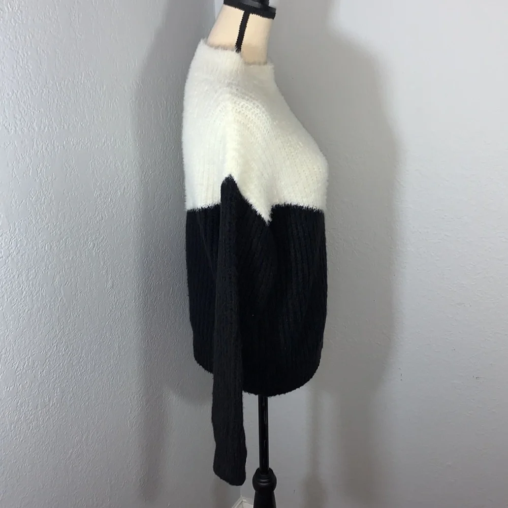 Cocobleu New York Eyelash Knit Colorblock Sweater (Size S)